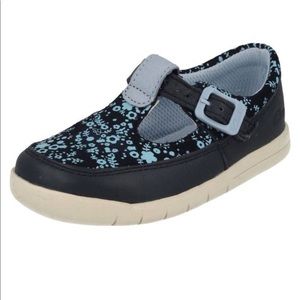 Toddler Clark’s • 🦄